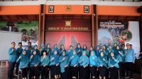 Foto Bersama TP PKK Kabupaten Lumajang saat melakukan studi tiru ke Desa Ketapanrame (2/12/2023)