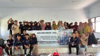 Foto bersama mahasiswa KKN-PMD Unram dengan BNPB dan Masyarakat Desa Sengkol dalam kegiatan sosialisasi mitigasi bencana (10/1/2024) Foto bersama mahasiswa KKN-PMD Unram dengan BNPB dan Masyarakat Desa Sengkol dalam kegiatan sosialisasi mitigasi bencana (10/1/2024)