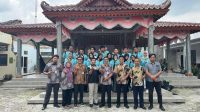 Foto Bersama: Perangkat Desa Karangturi dan mahasiswa KKN 14 dan 56 UNS dalam acara pelepasan di Aula Balai Desa Karangturi, (5/3/2024). (doc. KKN 14 UNS) Foto Bersama: Perangkat Desa Karangturi dan mahasiswa KKN 14 dan 56 UNS dalam acara pelepasan di Aula Balai Desa Karangturi, (5/3/2024). (doc. KKN 14 UNS)