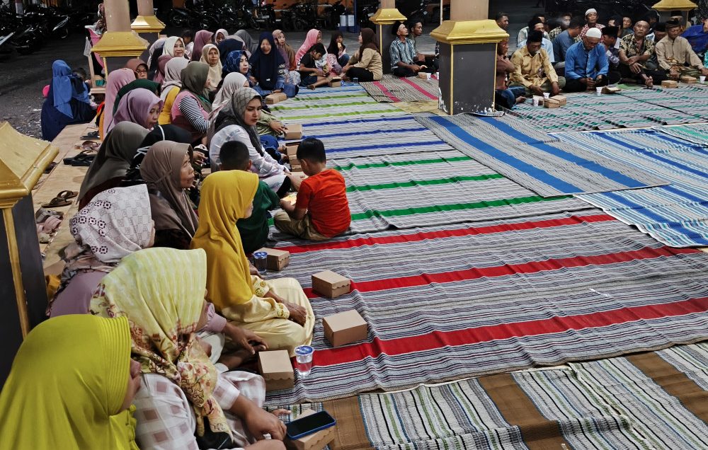 Hidangan yang disediakan menambah hangatnya suasana sekaligus menjadi pelengkap. (doc. KIM sibejo)