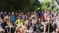 Kegiatan keerja bakti dan pemilahan sampah bersama warga Dusun Karangasem Desa KamalKuning (doc. KKN 89 UINSA) Kegiatan keerja bakti dan pemilahan sampah bersama warga Dusun Karangasem Desa KamalKuning (doc. KKN 89 UINSA)