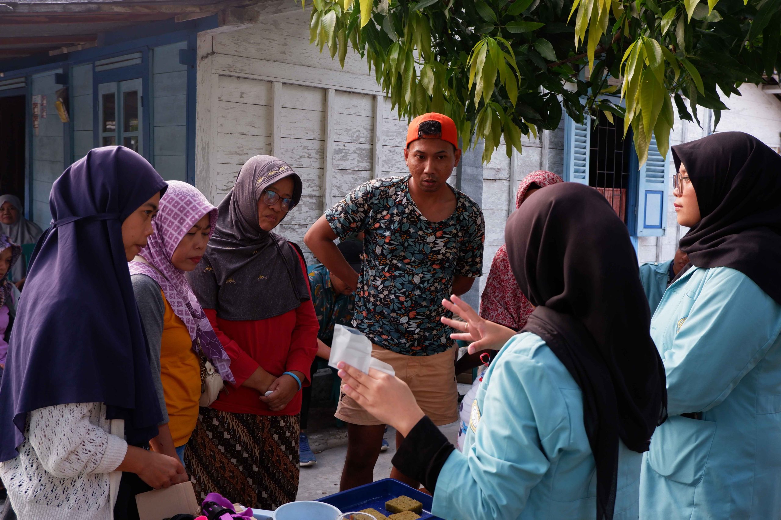 Penyampaian materi budidaya dengan metode Hidroponik. (doc. Kelompok 11 KKN UNS)