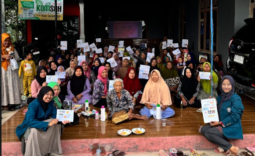 Foto bersama partisipan penyuluhan di Kebayanan Wates, Desa Plosorejo. (doc. Pribadi)