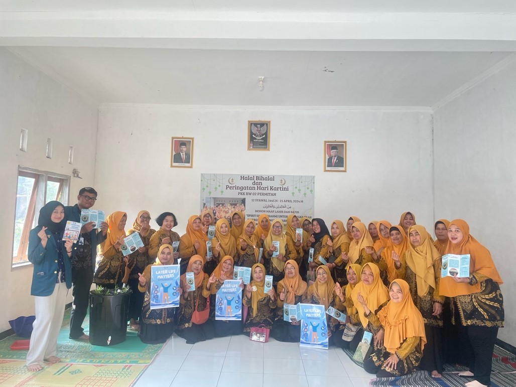 Mahasiswa KKN UNDIP di Desa Bondowoso melakukan pencerdasan “Successful Aging” di perkumpulan ibu-ibu PKK. (doc. Pribadi)