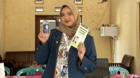 Produk pupu cair buatan mahasiswa KKN UNDIP. (doc. Pribadi) Produk pupu cair buatan mahasiswa KKN UNDIP. (doc. Pribadi)