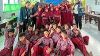 Pelatihan Eksperimen Fisika sederhana Bersama Siswa/siswi SD Geneng 2 Desa Sidomulyo. (doc. Pribadi)