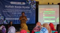 Dinas Koperasi dan Usaha Mikro Kabupaten Tulungagung saat memaparkan materi dalam kegiatan Sosialisasi Digital Marketing dan Pelatihan Foto Produk bagi UMKM Desa Trenceng, pada Selasa (30/7/2024). (doc. KKN 269 UNS)