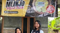 Dokumentasi kegiatan Program Kerja bersama pelaku UKM Keripik Emping Mlinjo Mbak Tatik. (doc Pribadi)