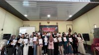 Sesi foto bersama setelah penyuluhan kesehatan remaja Desa Ngadirojo Kidul. (doc. Pribadi) Sesi foto bersama setelah penyuluhan kesehatan remaja Desa Ngadirojo Kidul. (doc. Pribadi)