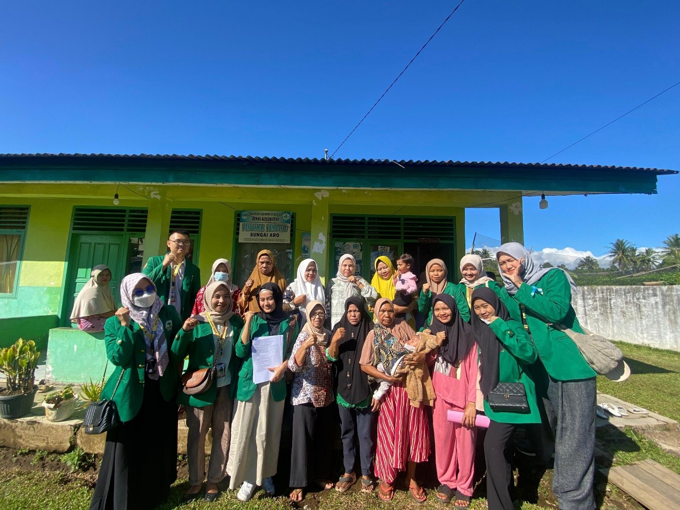 Dokumentasi bersama. (doc. KKN UNAND Lubuk Gadang Timur)