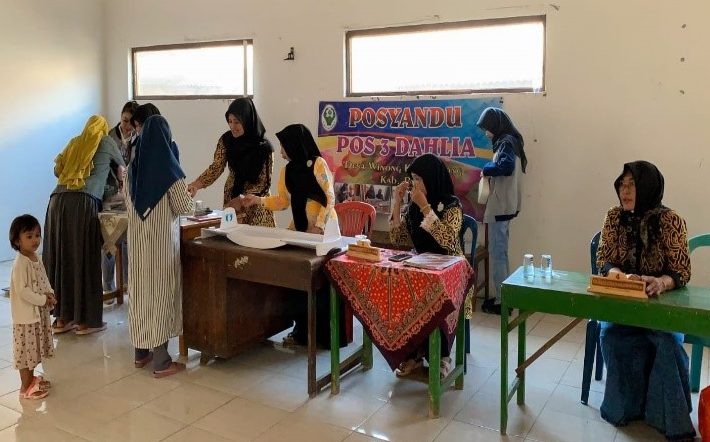 Pelaksanaan sosialisasi “Cegah Stunting, Wujudkan Generasi Sehat” di Desa Winong. (doc. Tim KKN UMK 24 Desa Winong)