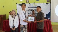 Pemaparan hasil rebranding BUMDES dan penyerahan logo terbaru BUMDES. (doc. KKN 286 UNS)