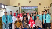 Sesi foto bersama pembentukan FPRB oleh Pemerintah Desa Jetak bersama Mahasiswa KKN UNS Kelompok 179. (doc. KKN 179 UNS)