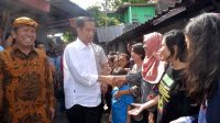 Gaya kepemimpinan blusukan Jokowi. (doc. Ist)