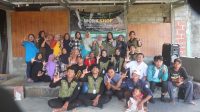Foto bersama di Workshop Pemanfaatan Sereh dan Penanaman di Dusun Plalar. (doc. Tim MBKM KKN UNS Plalar) Foto bersama di Workshop Pemanfaatan Sereh dan Penanaman di Dusun Plalar. (doc. Tim MBKM KKN UNS Plalar)