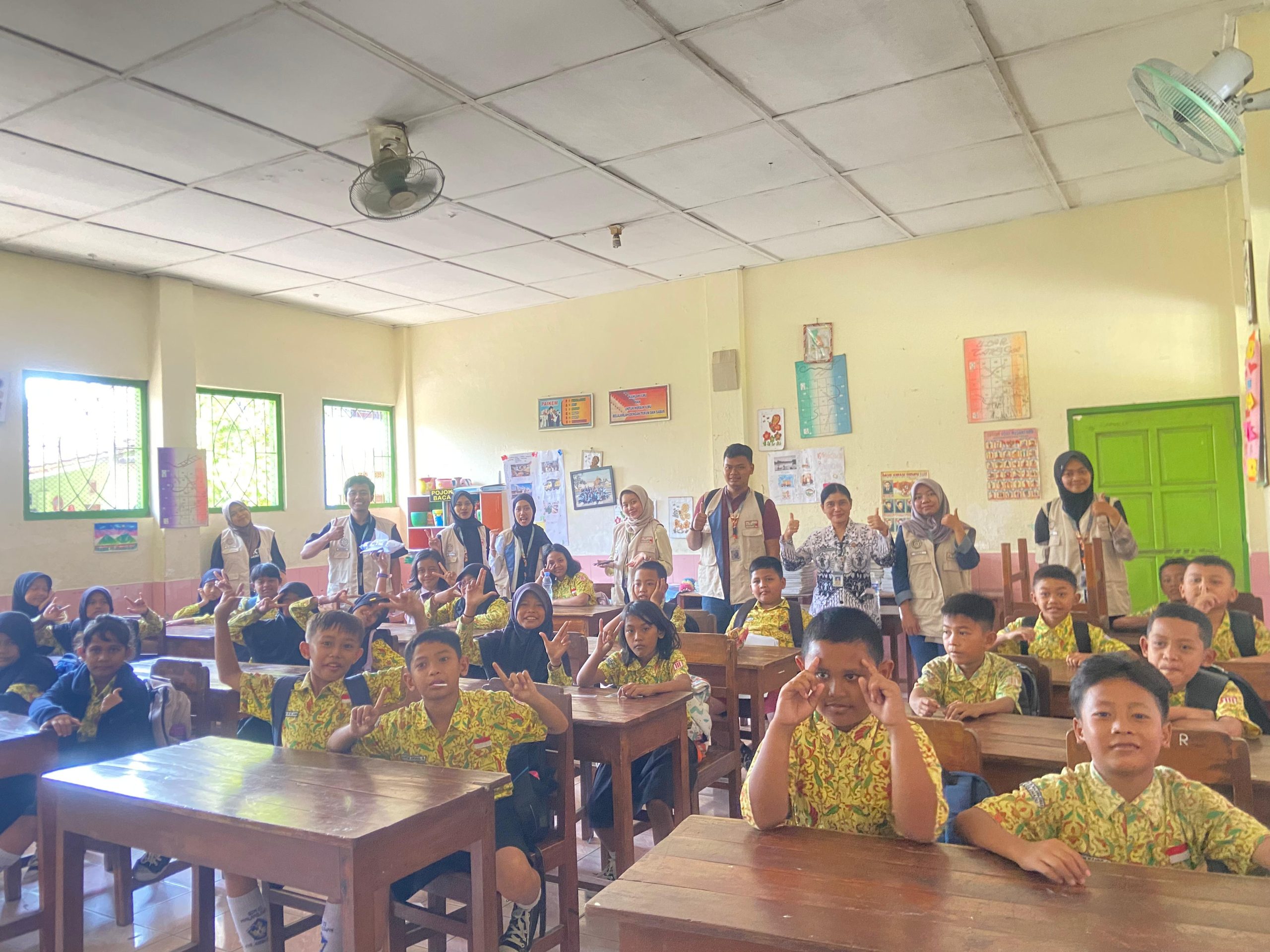 Dokumentasi bersama. (doc. KKN 61 UNS)