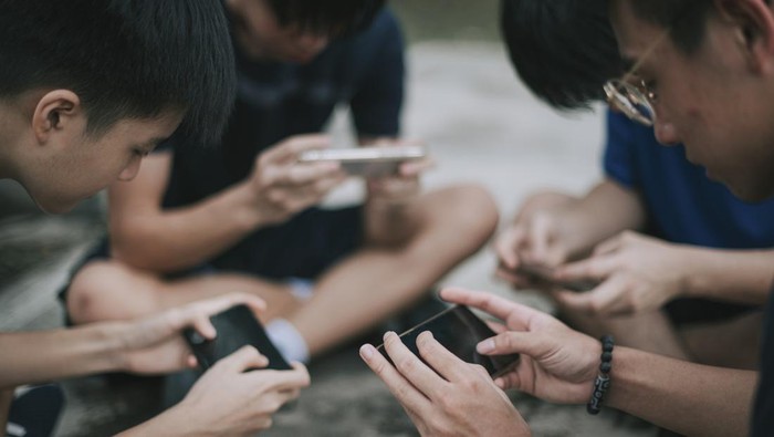 Ilustrasi kiecanduan game online. (source: iStock)