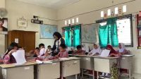 Pendidikan di Lingkungan Sekolah Dasar: meniti masa depan melalui pendidikan yang berkualitas. (doc. penulis) Pendidikan di Lingkungan Sekolah Dasar: meniti masa depan melalui pendidikan yang berkualitas. (doc. penulis)