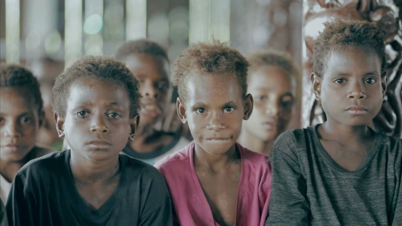Ilustrasi gambar anak-anak dari Kampung As dan Atat, Distrik Pulau Tiga, Kabupaten Asmat, Provinsi Papua Selatan. (source: BBC)