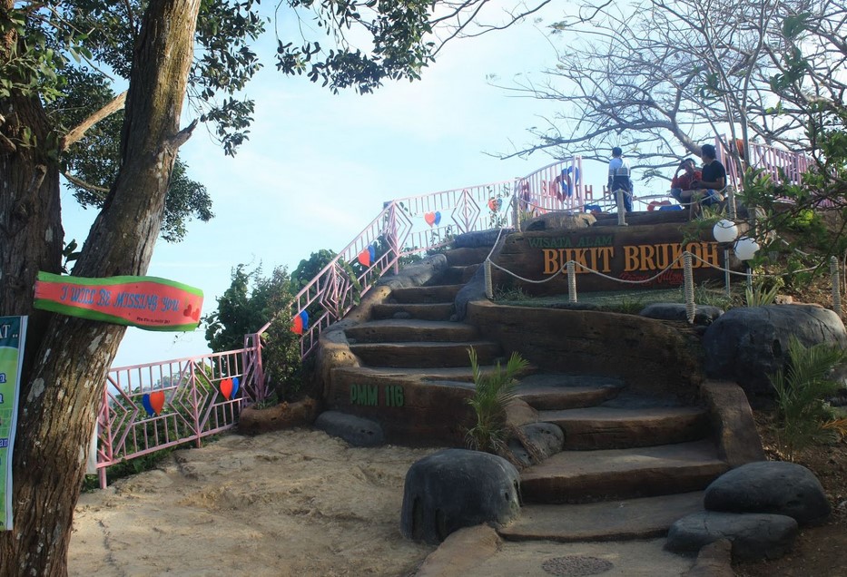 Ilustrasi Bukit Brukoh/tempatwisataunik