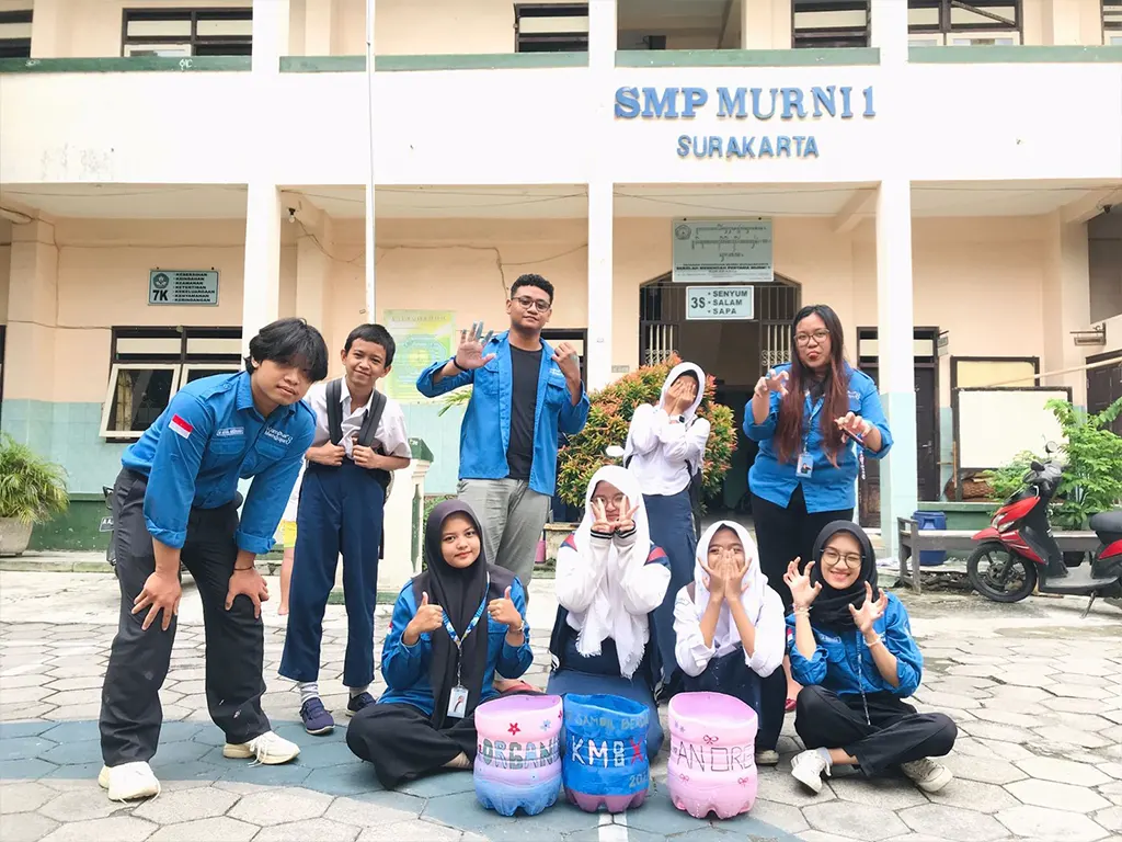 Dokumentasi bersama. (doc. Tim KM 8 SMP Murni 1 Surakarta) Dokumentasi bersama. (doc. Tim KM 8 SMP Murni 1 Surakarta)