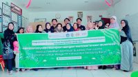 Dokumentasi bersama dalam kegiatan pelatihan membuat business plan usaha tanaman di Pondok Padalarang Indah, Kabupaten Bandung Barat. (doc. Tim PMP Universitas Teknologi Bandung) Dokumentasi bersama dalam kegiatan pelatihan membuat business plan usaha tanaman di Pondok Padalarang Indah, Kabupaten Bandung Barat. (doc. Tim PMP Universitas Teknologi Bandung)