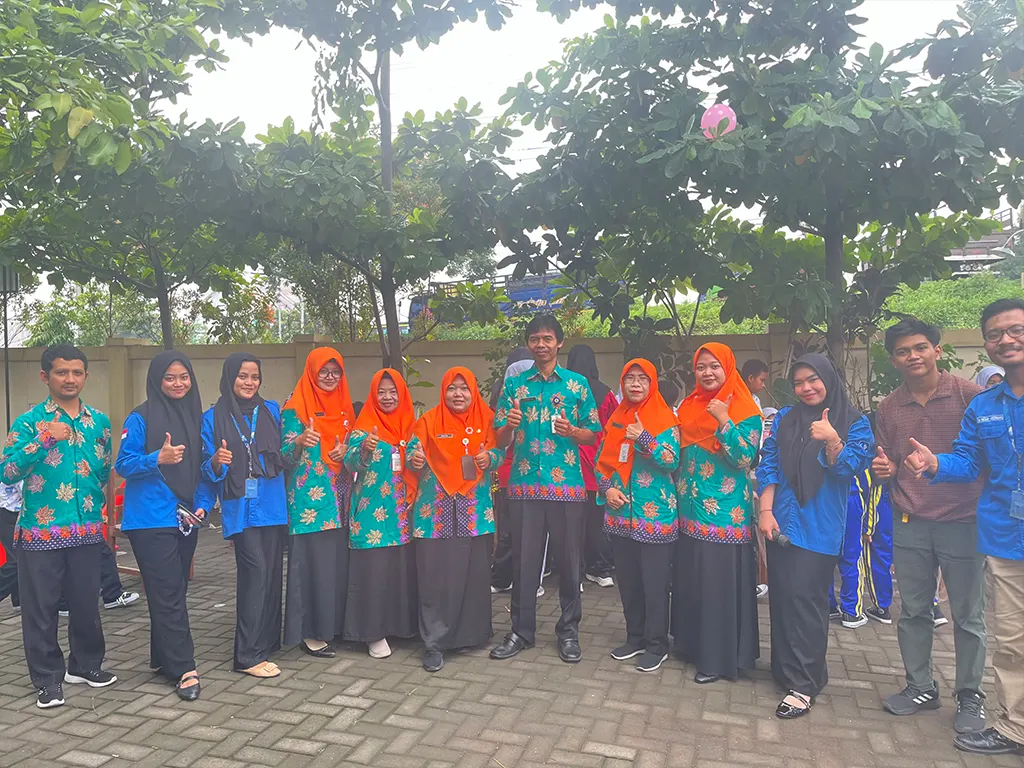 Dokumentasi bersama. (doc. Tim Mahasiswa Kampus Mengajar 8 SDN Kendalrejo)