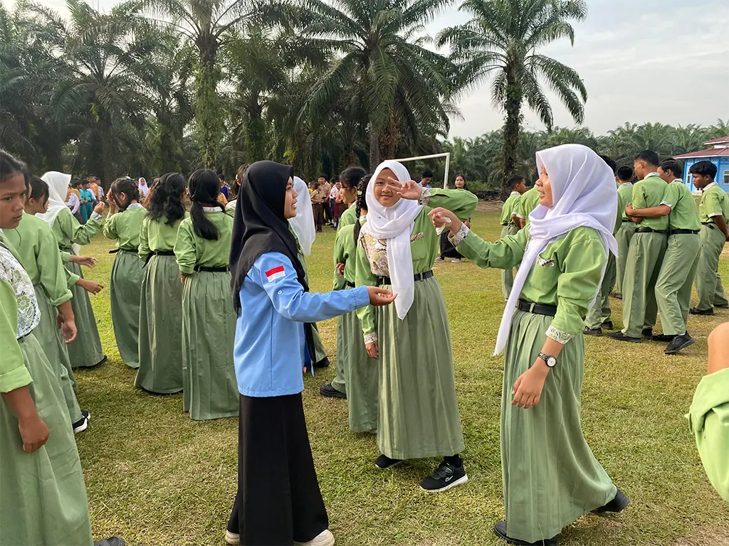 Pelaksanaan kegiatan Rabu Gemes. (doc. KM 8 SMPN 7 Bathin Solapan) Pelaksanaan kegiatan Rabu Gemes. (doc. KM 8 SMPN 7 Bathin Solapan)