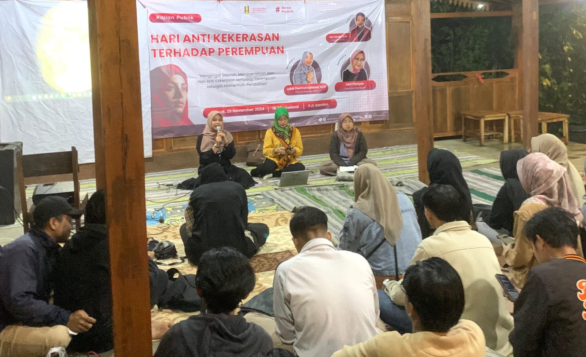 Anstusias peserta menyimak pemaparan materi. (doc. PC IMM Malang)