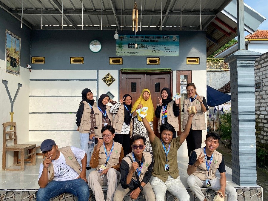 Dokumentasi bersama (doc. KKN UTM kelompok 15)