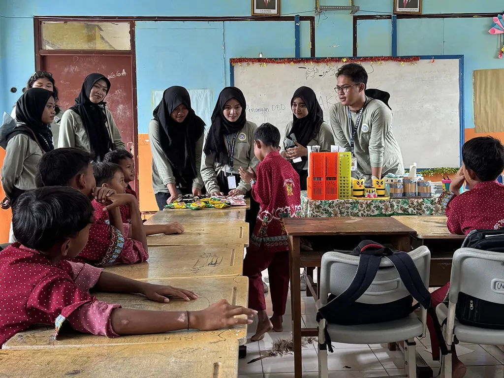 Penyuluhan Demam Berdarah dan Aksi 3M di dalam kelas. (doc. pribadi)