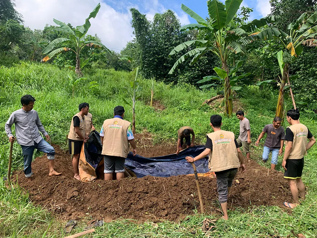 Dokumentasi Pembuatan Kolam Ikan, (19/1/2025).  (doc. Pribadi)