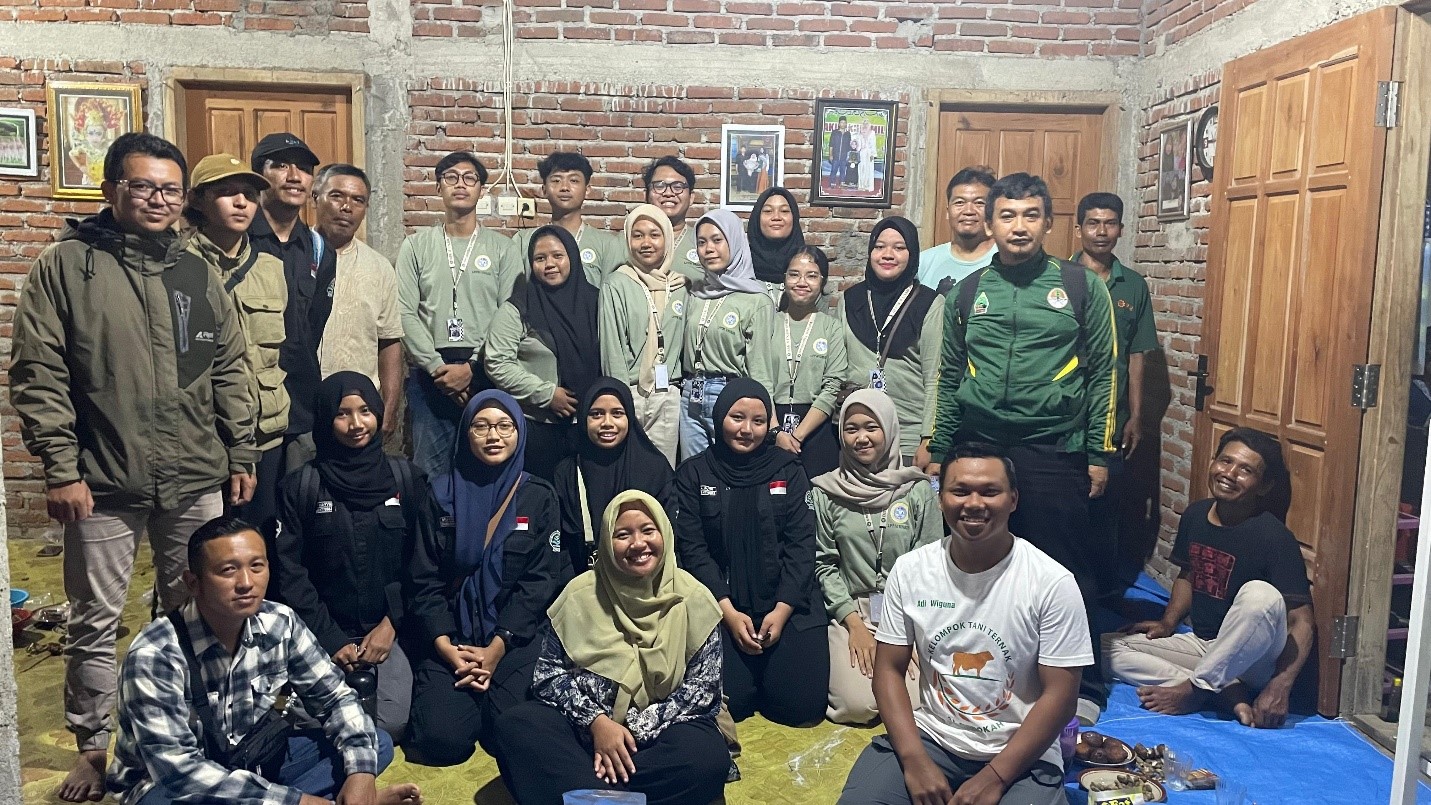 Dokumentasi bersama komunitas ternak Al-Barokah dan Penyuluh dari TN Alas Purwo. (doc. Pribadi)