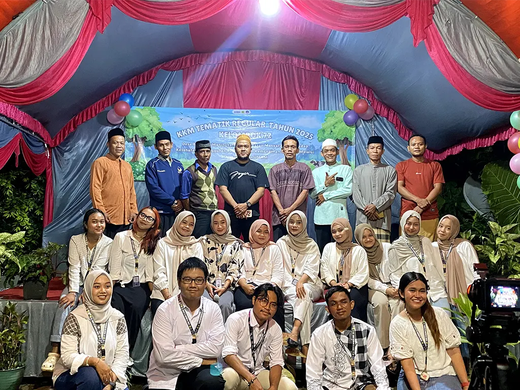 Dokumentasi bersama saat perpisahan dan malam puncak penuh makna di Desa Bangkonol. (doc. Kelompok KKM 72 Universitas Sultan Ageng Tirtayasa )