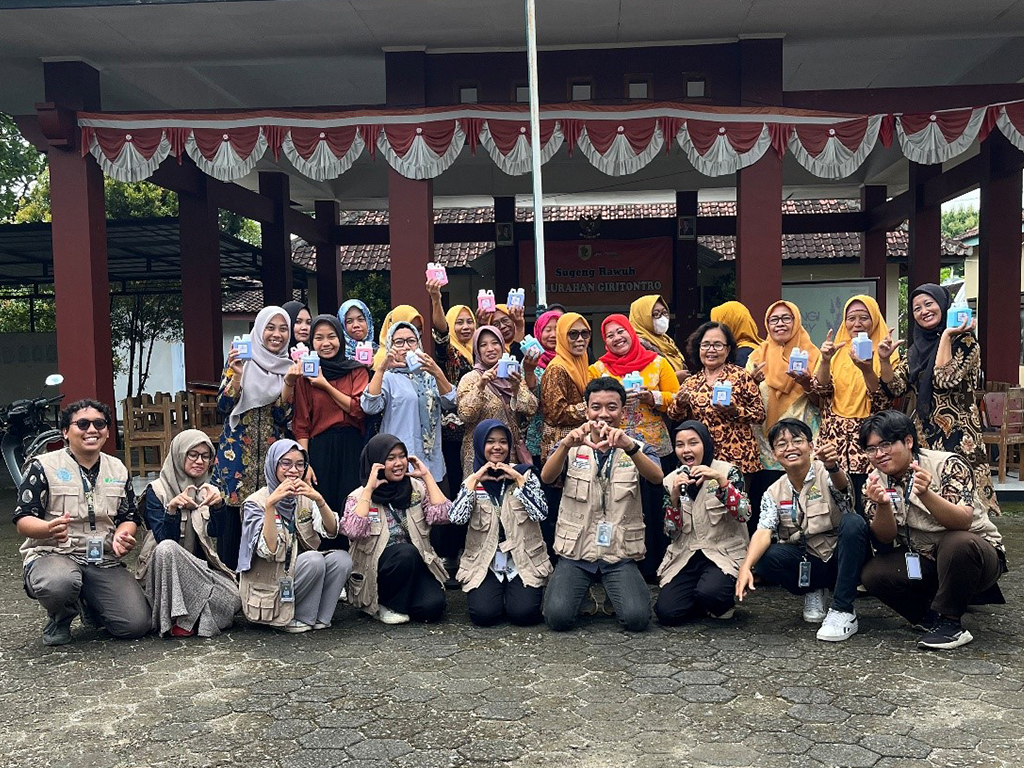 Dokumentasi bersama. (doc. KKN UNS 129)