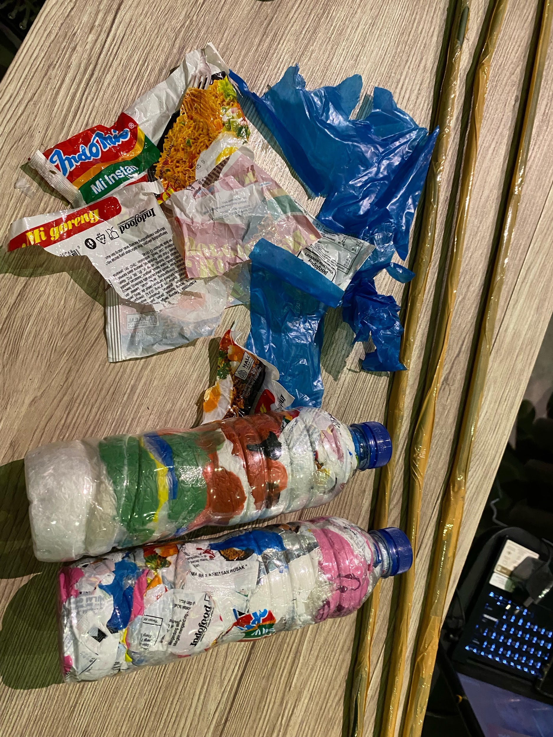 Ecobrick yang telah selesai dibuat oleh peserta. (doc. FPCI USU)