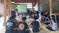 Pemaparan dan Sharing Sesion Materi Microsoft dan canva dengan Pemuda-pemudi Dusun Kedung Dayak. (doc. KKN-PPM Kelompok 25)