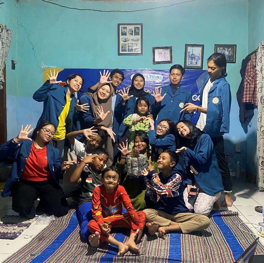 Hasil Kreasi Ecobrick bersama anak-anak. (doc. Pribadi)