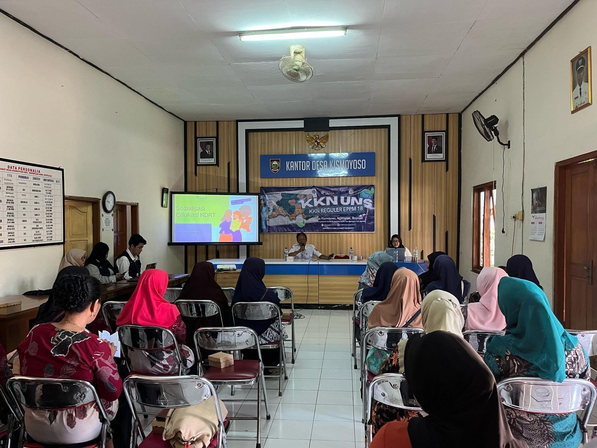 Sesi penyampaian materi oleh pembicara.dari PUKAPS. (doc. Tim KKN UNS EPPM 18)