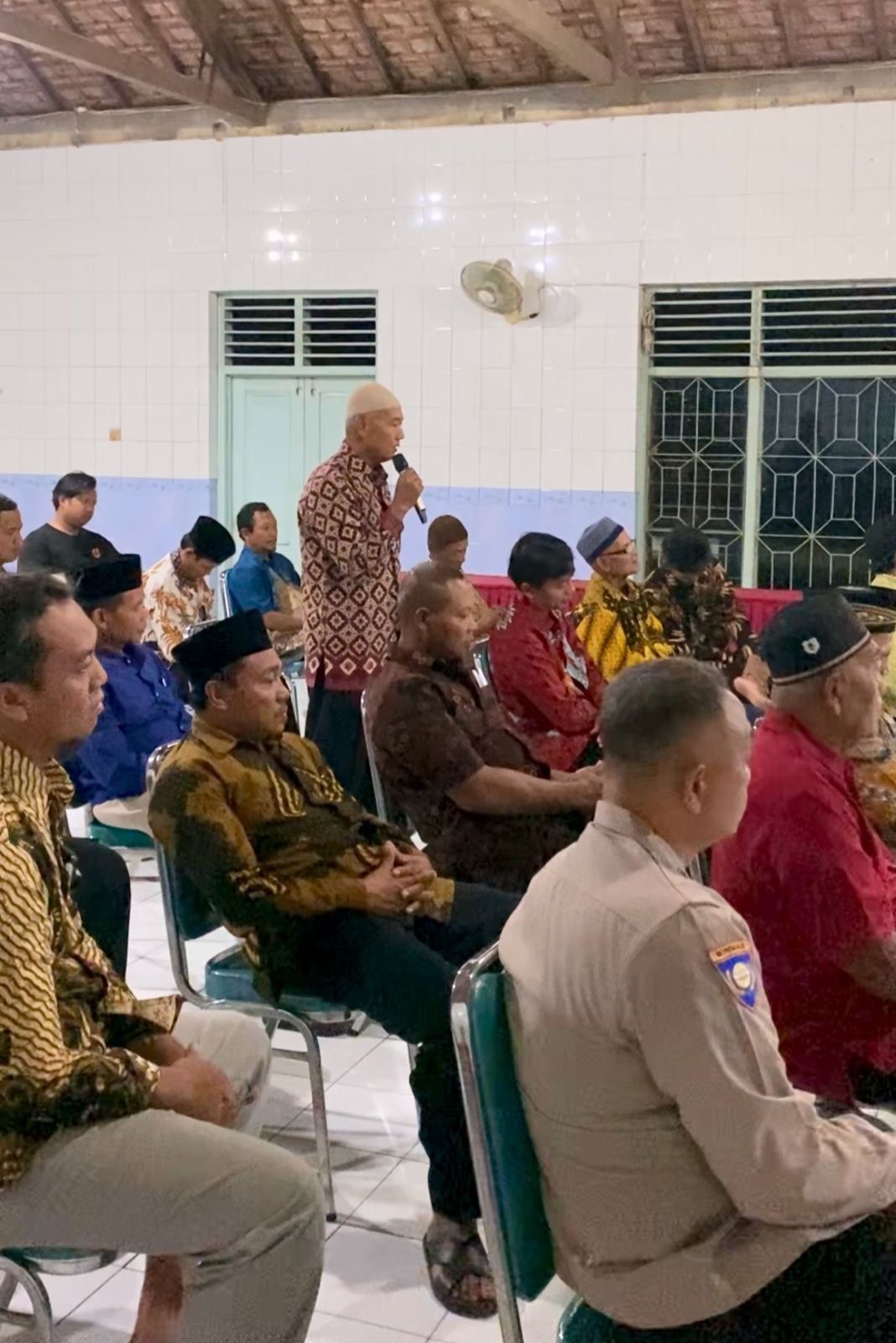 Sesi tanya jawab interaktif dengan narasumber. (doc. KKN UNS 85)