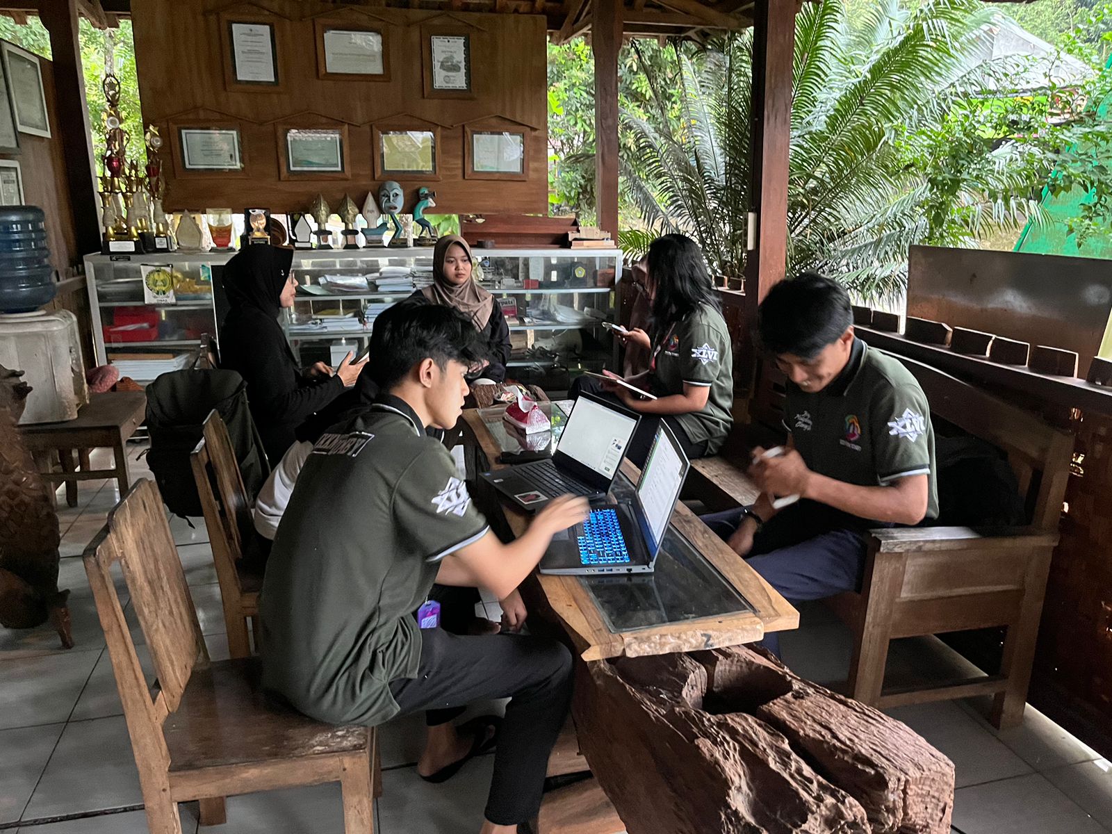 Edukasi konten digital untuk Dusun Mangunan. (doc. KKN-PPM UMBY 04)