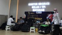 Pelaksanaan donor darah dalam rangka memperingati Hari Bhakti Imigrasi ke-75, Kantor Imigrasi Kelas I TPI Mataram. (doc. Pribadi)