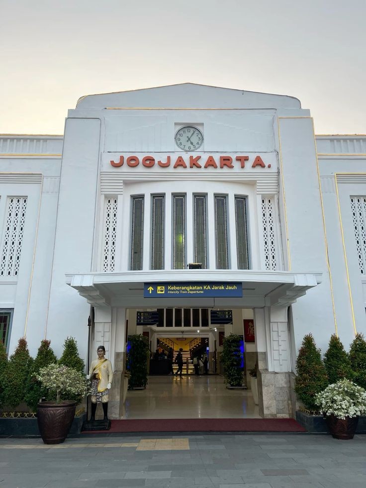 Ilustrasi Stasiun Tugu Yogyakarta. (Pinterest.com/Streetofview)