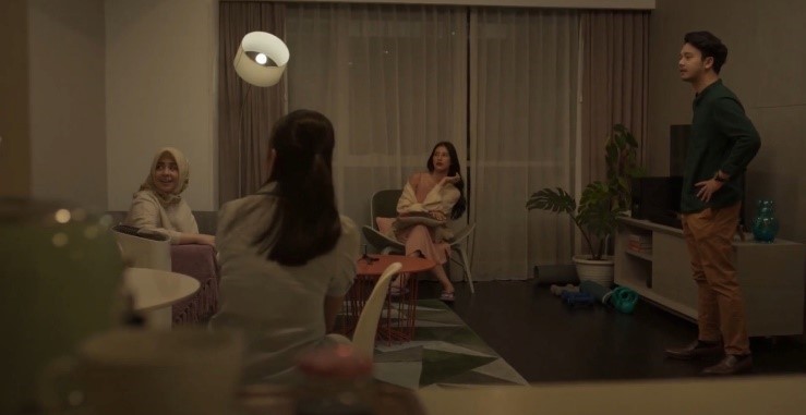 Tangkapan layar film Home Sweet Loan