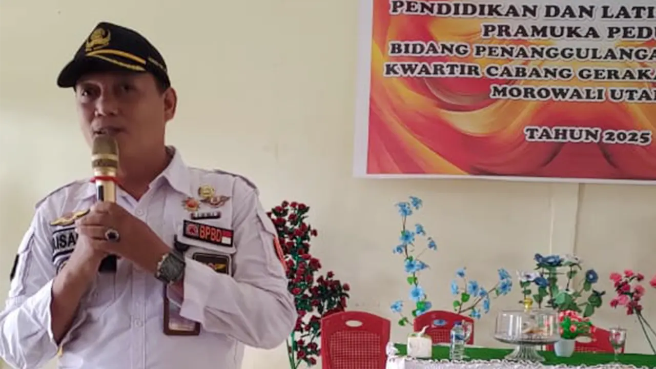 BPBD Morowali Utara, Faisal Tahadju, ST., M.Si., selaku Analis Bencana, saat memberikan materi penting terkait penanggulangan dan simulasi bencana, pada Rabu, (26/6/2025). (doc. BPBD Morowali Utara)