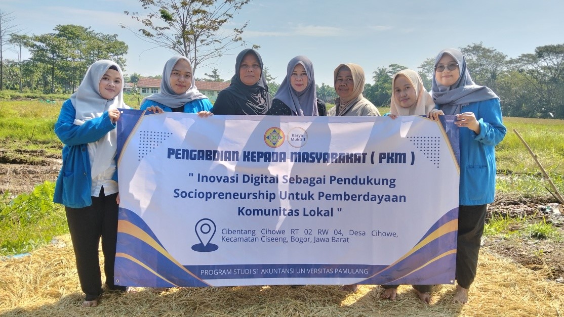 Foto bersama Ketua dan Anggota Karya Mukti . (Dokumentasi Pribadi)