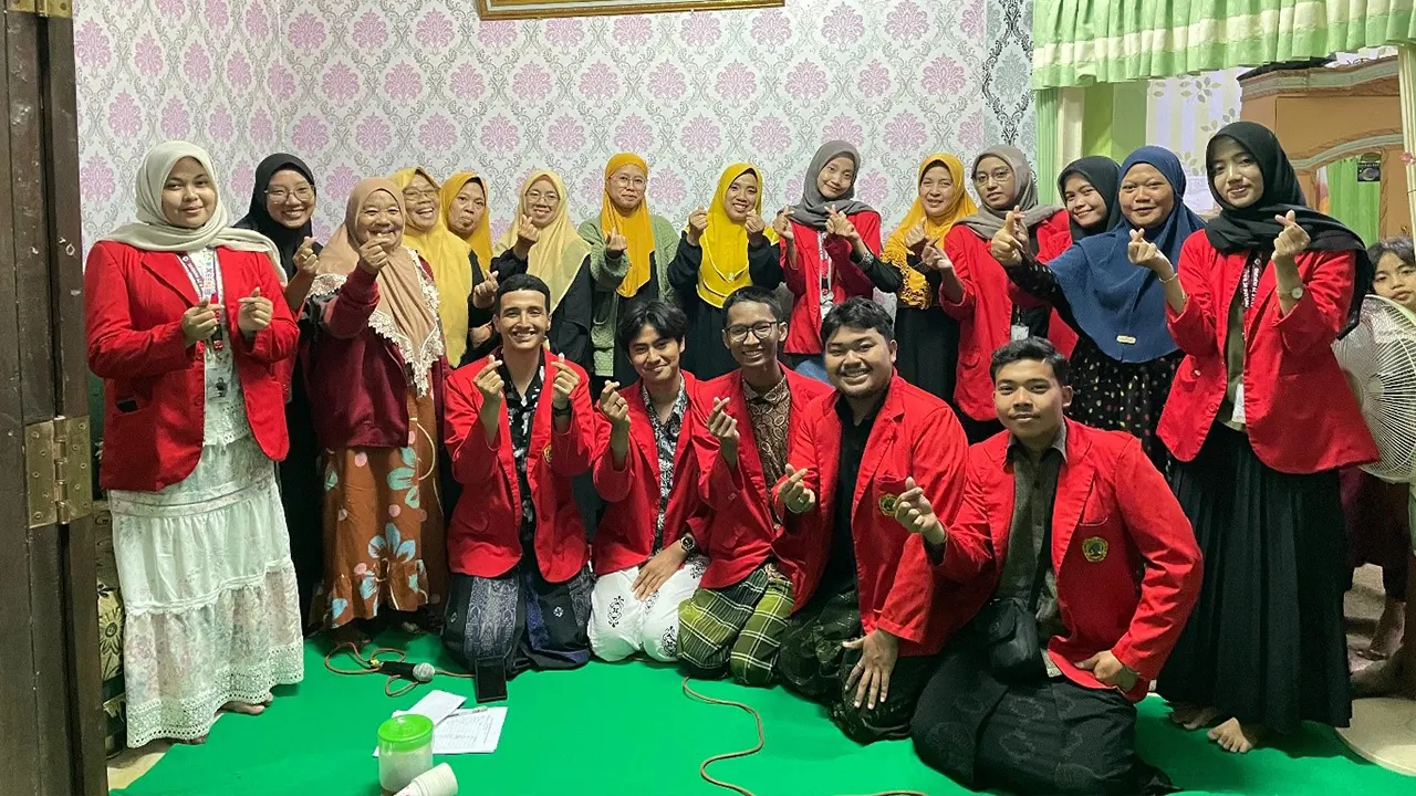 Dokumentasi bersama. (doc. KKN UNTAG) Dokumentasi bersama. (doc. KKN UNTAG)