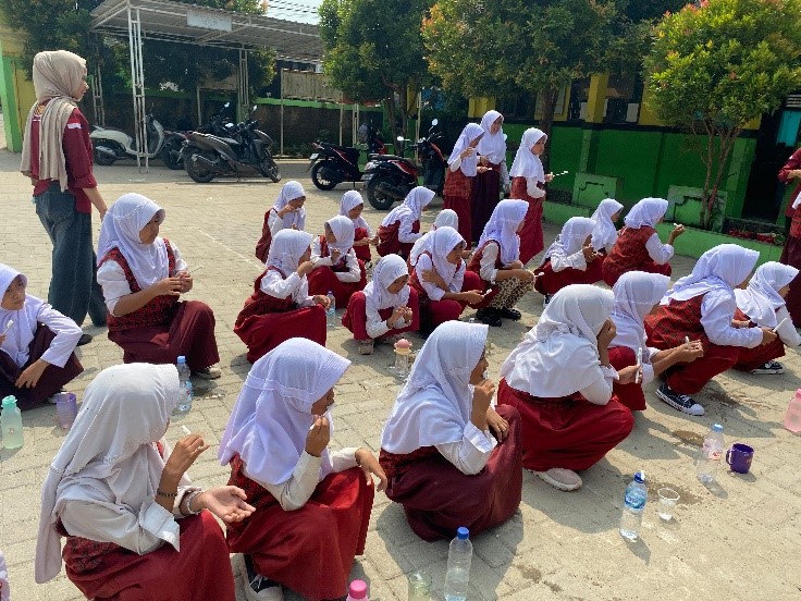 Dokumentasi penyuluhan PHBS gosok gigi. (doc. KKM 87 UNIBA)