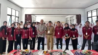 Foto bersama mahasiswa KKM 26, narasumber dan audien (21/7/2025). (doc. Qanitah Salma) Foto bersama mahasiswa KKM 26, narasumber dan audien (21/7/2025). (doc. Qanitah Salma)
