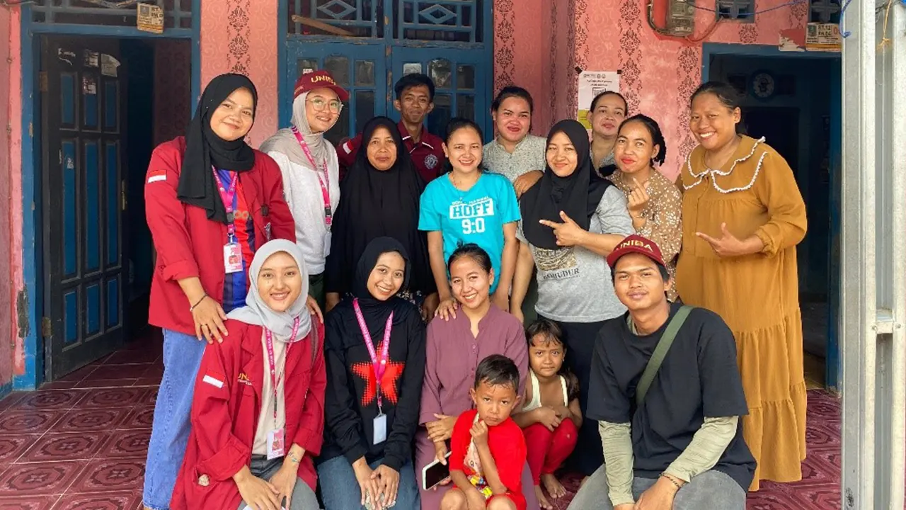 Foto bersama setelah sosialisasi bersama warga Desa Kampung Ranji, Jawilan. (doc. KKM 87 UNIBA)